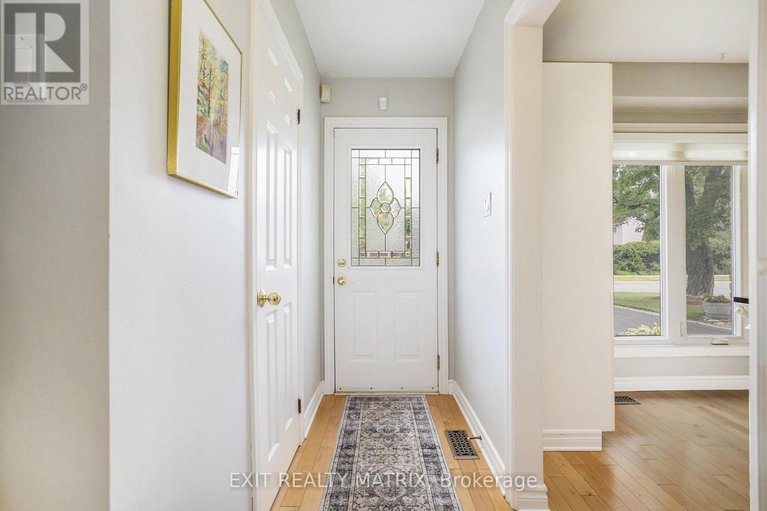 28740334/30-glen-park-drive/blackburn-hamlet-south/ottawa/ontario/K1B3Z2_5