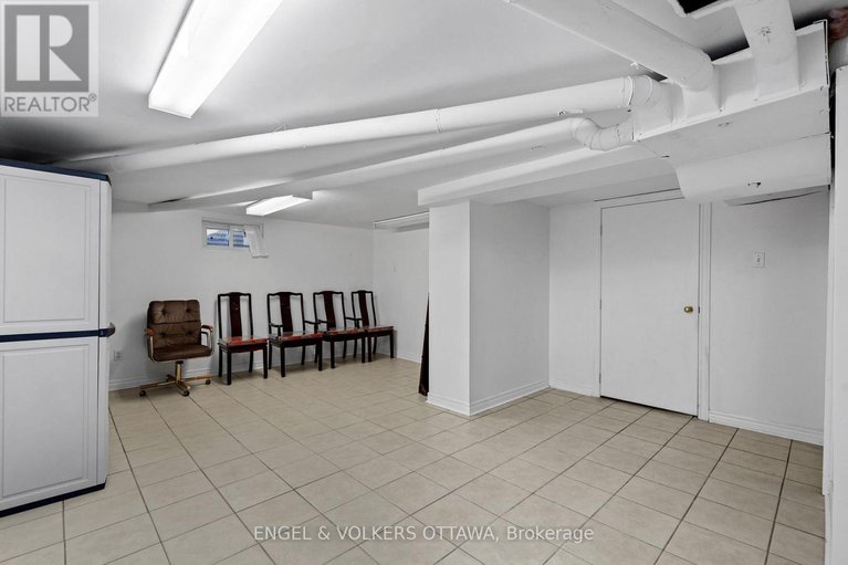 28811817/337-mountbatten-avenue/alta-vistafaircrest-heights/ottawa/ontario/K1H5W2_34