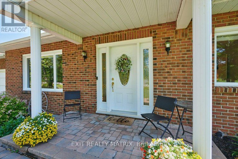 28544595/4705-mcneely-road/sarsfieldbearbrook/ottawa/ontario/K4B1J1_4