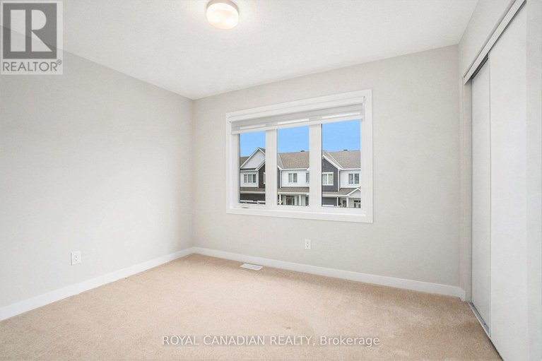 28892633/93-pizzicato-street/mer-bleuebradley-estatesanderson-park/ottawa/ontario/K1W0S3_15