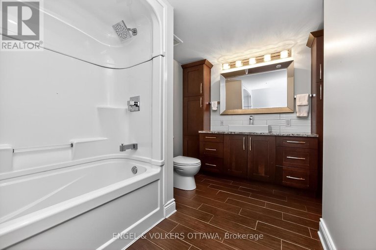 28640423/172-cartier-street-n/ottawa-centregolden-triangle/ottawa/ontario/K2P1K9_42