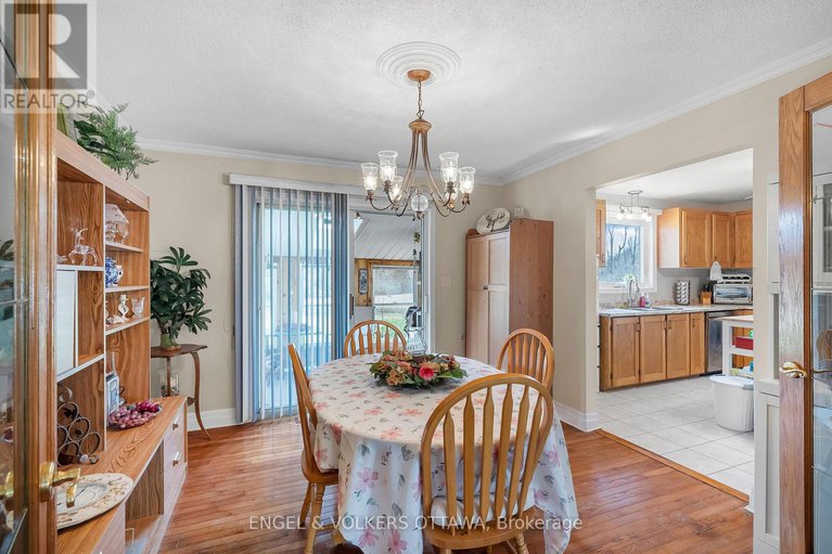 28239136/684-county-road-44-road/north-grenville-twp-kemptville-south/north-grenville/ontario/K0G1J0_8