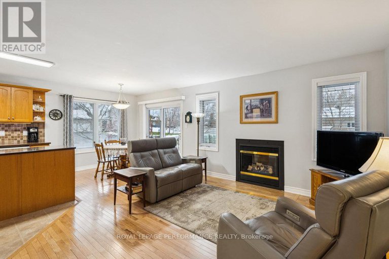 29118234/7051-donwel-drive/greely/ottawa/ontario/K4P1M7_6