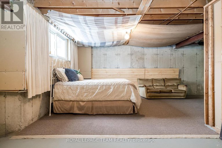 29288640/14-27-pine-needles-court/stittsville-central/ottawa/ontario/K2S1G5_30