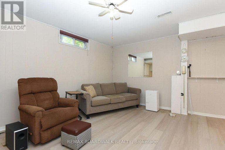 29331899/323-fullerton-avenue/overbrookcastle-heights/ottawa/ontario/K1K1K2_38