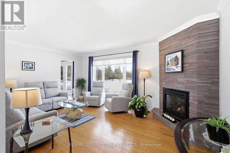 29425027/5650-pinestone-drive/south-glengarry-charlottenburgh-twp/south-glengarry/ontario/K0C2J0_5