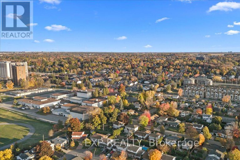 29135226/2670-stone-crescent-n/redwood-park/ottawa/ontario/K2H6Z1_9