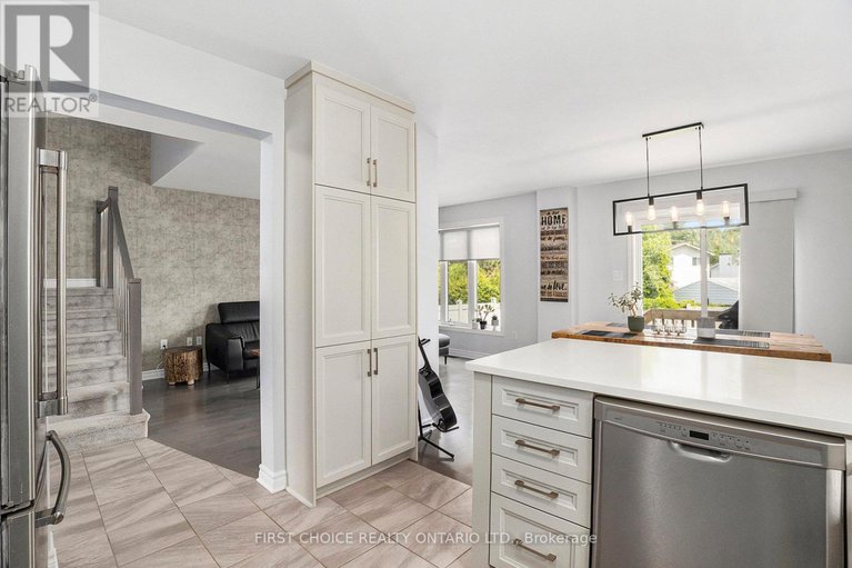 28480334/636-robert-street/town-of-rockland/clarence-rockland/ontario/K4K0J8_11