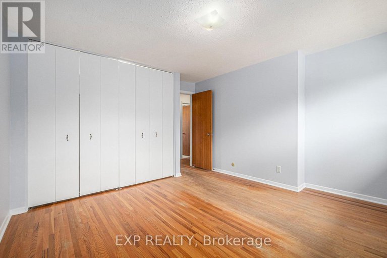 28500689/75-chesterton-drive/borden-farmstewart-farmcarleton-heightsparkwood-hills/ottawa/ontario/K2E5T5_19