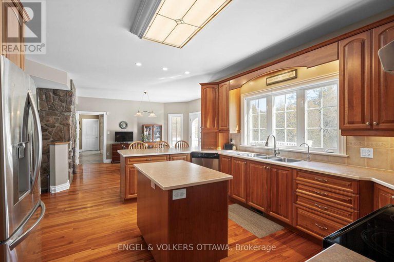 28115748/7341-bank-street/metcalfe/ottawa/ontario/K0A2P0_7