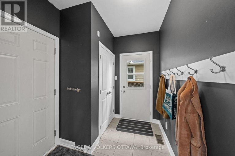 29623867/566-erinwoods-circle/stonebridge/ottawa/ontario/K2J5M8_20