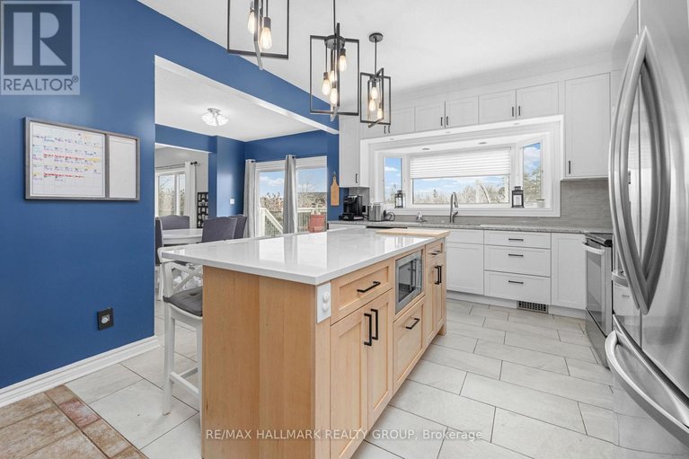 29631798/1421-talcy-crescent/fallingbrookridgemount/ottawa/ontario/K4A3C6_19