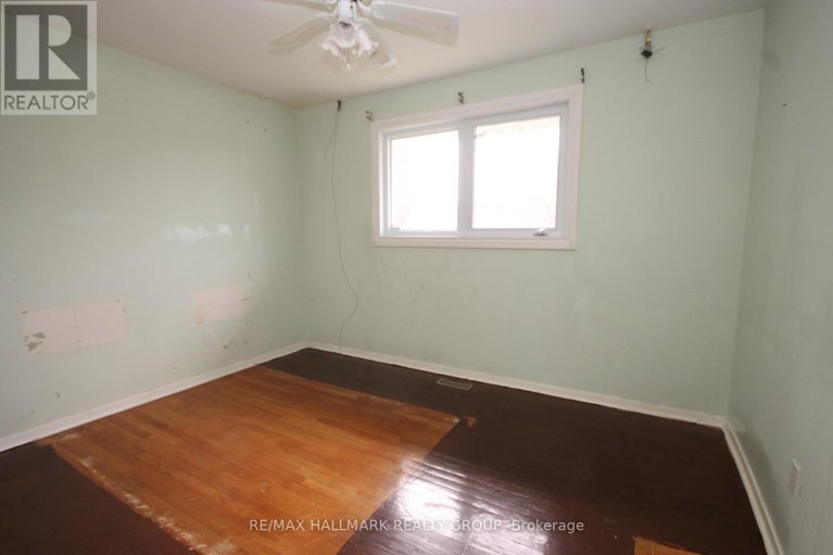 29683449/461-lawson-avenue/overbrookcastle-heights/ottawa/ontario/K1K1R4_6