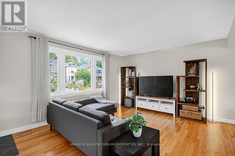 28923869/1914-rosebella-avenue/blossom-parkleitrim/ottawa/ontario/K1T1G7_8
