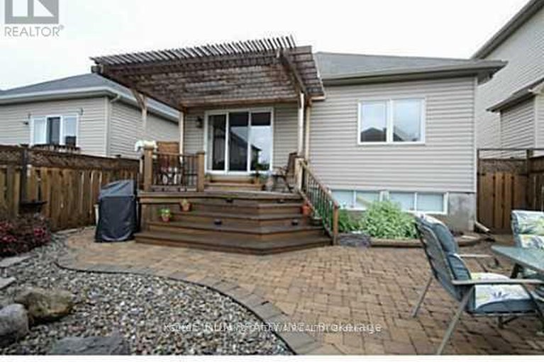 29424088/265-colbert-crescent/ridgemont/ottawa/ontario/K1V2C7_40