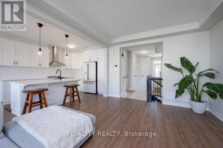 29444900/183-yearling-circle/goulbourn-twp-from-franktown-rdsouth-to-rideau/ottawa/ontario/K0A2Z0_18