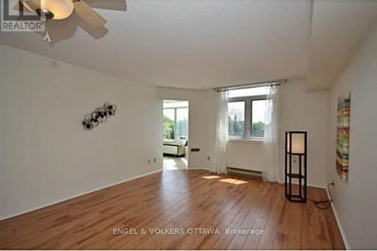 28741170/409-1025-grenon-avenue/fairfield-heights/ottawa/ontario/K2B8S5_4