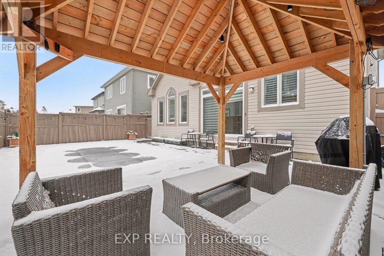 29597268/73-bristling-crescent/half-moon-bay/ottawa/ontario/K2J6C2_31