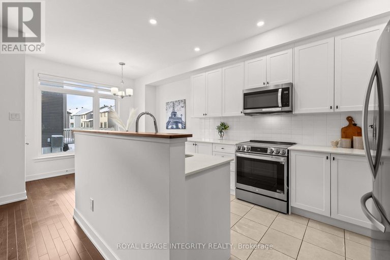 29358346/264-monticello-avenue/emerald-meadowstrailwest/ottawa/ontario/K2S2S1_11