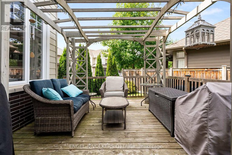 28806486/27-esquimault-avenue/bruce-farmgraham-parkqualicumbellands/ottawa/ontario/K2H6Z4_39