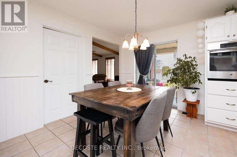 29630815/100-macleod-crescent/alexandria/north-glengarry/ontario/K0C1A0_6