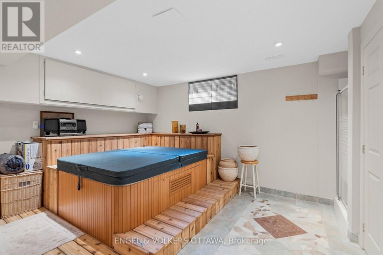 29614401/37-revol-road/merivale-gardens/ottawa/ontario/K2G0B8_35