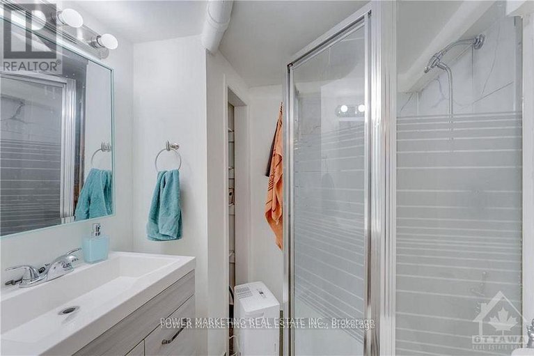 28872401/29-courtney-road/glencairnhazeldean/ottawa/ontario/K2L1M1_18
