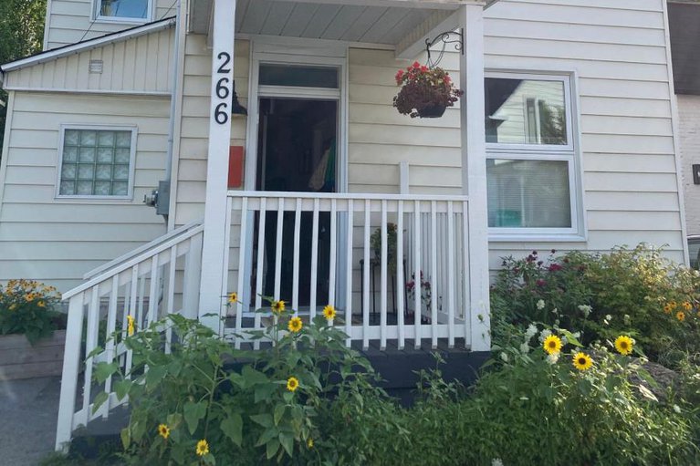 28412213/266-bradley-avenue/vanier/ottawa/ontario/K1L7E9_1