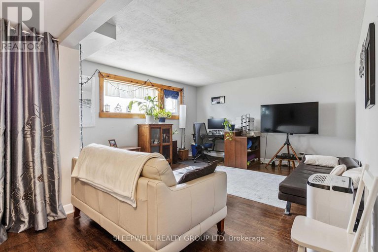 28279892/844-norton-avenue/queensway-terrace-north/ottawa/ontario/K2B5P6_25