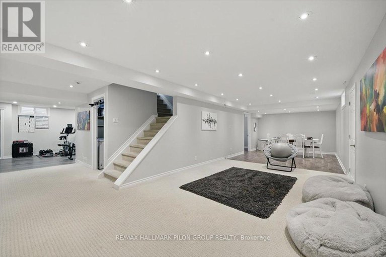 28453219/54-fardon-way/hunt-club-park/ottawa/ontario/K1G4N4_25