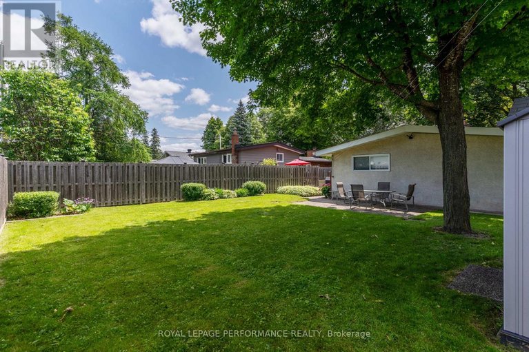 29578731/1989-michigan-avenue/urbandale-acres/ottawa/ontario/K1H6Y1_40