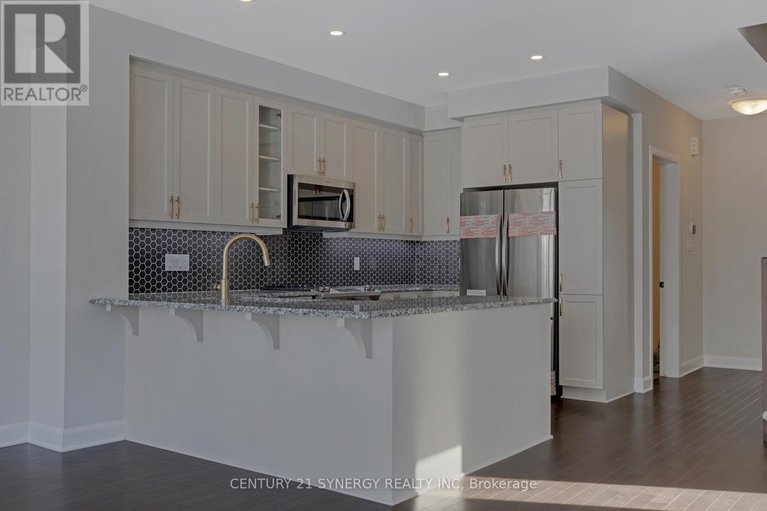 29211131/708-taliesin-crescent/remainder-of-stittsville-area/ottawa/ontario/K2S2K6_21