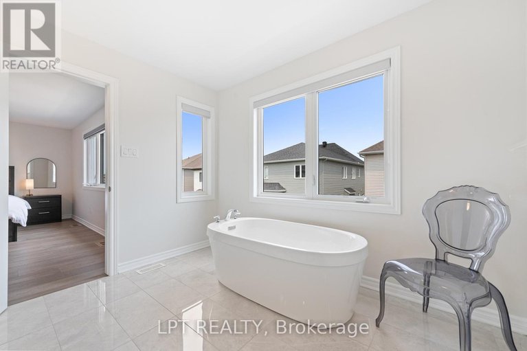 28424466/165-celestial-grove/half-moon-bay/ottawa/ontario/K2J6R6_25
