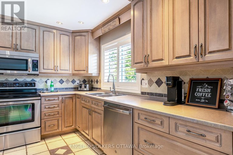 28489478/6149-westwater-crescent/orleans-village/ottawa/ontario/K1W1E1_20