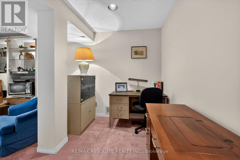 29344772/18-pine-needles-court/stittsville-central/ottawa/ontario/K2S1G5_48