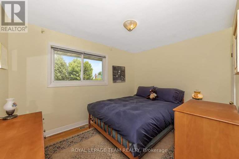 28624238/1830-kerr-avenue/mckellar-heights/ottawa/ontario/K2A1J3_18