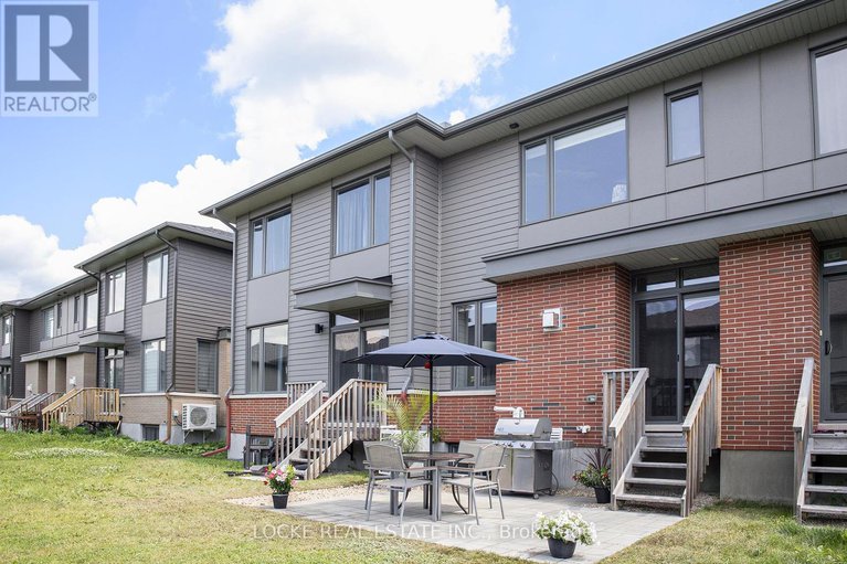 28596874/517-pimiwidon-street/cfb-rockcliffe-and-area/ottawa/ontario/K1K5A1_42