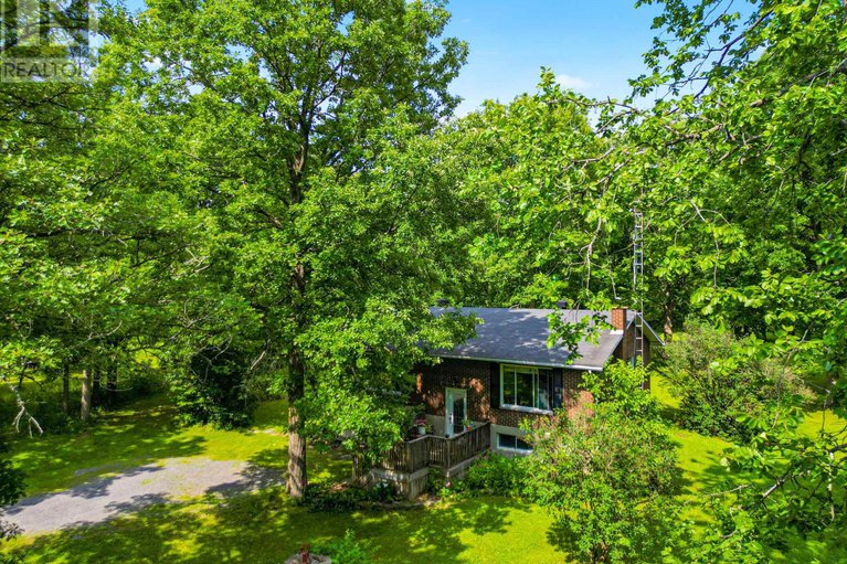 28611000/4571-glen-roy-road/south-glengarry-charlottenburgh-twp/south-glengarry/ontario/K0C1L0_4