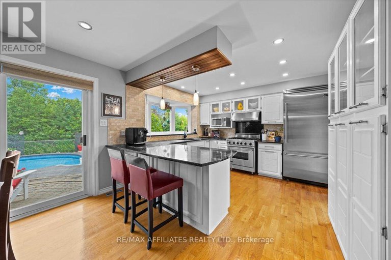 28514432/800-fairwinds-terrace/convent-glen/ottawa/ontario/K1C2X6_11