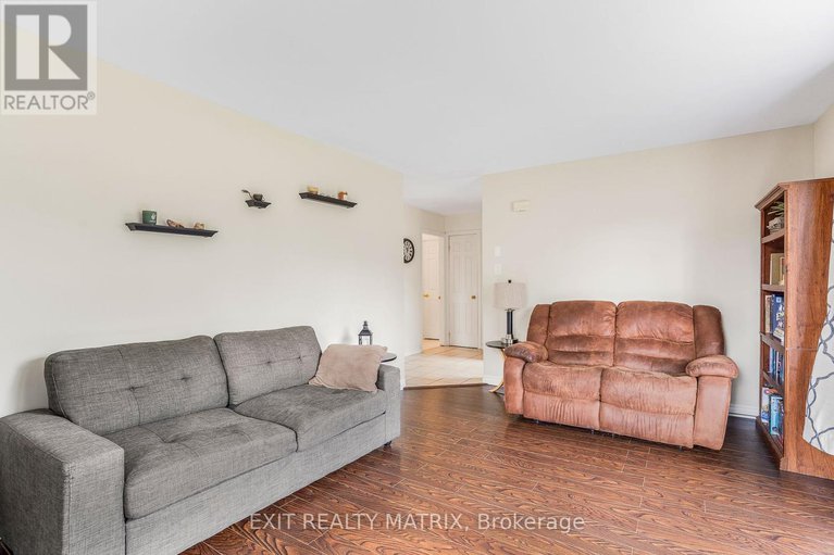 28587958/17-casselman-street/finch/north-stormont/ontario/K0C1K0_6