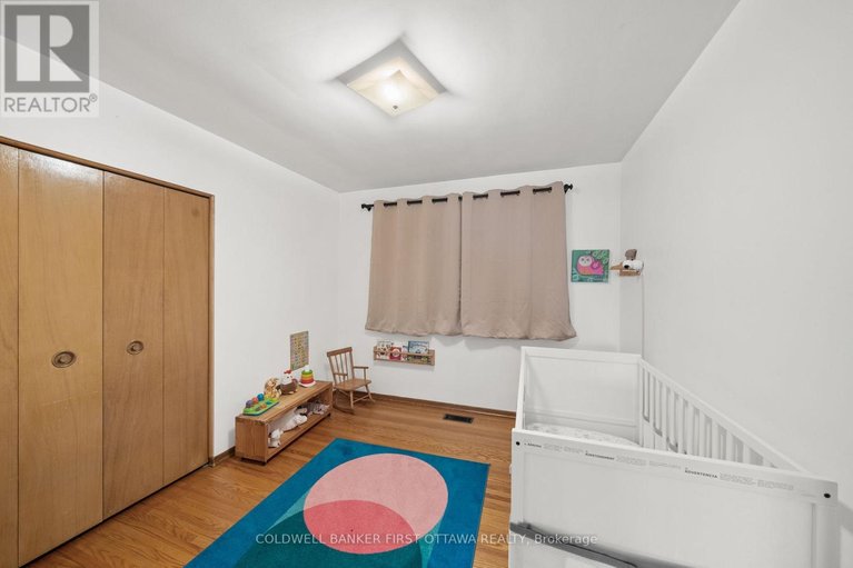 29607129/2066-saunderson-drive/elmvale-acres/ottawa/ontario/K1G2E6_12