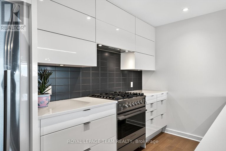 28735068/608-135-barrette-street/vanier/ottawa/ontario/K1L7Z9_22