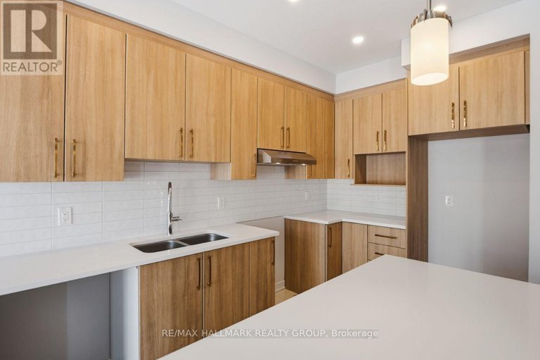 29360426/1924-hawker-private/stittsville-north/ottawa/ontario/K0A1L0_4