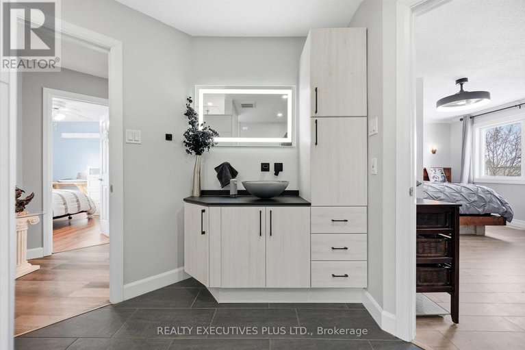 29406183/1110-trillium-place/town-of-rockland/clarence-rockland/ontario/K4K1T1_18