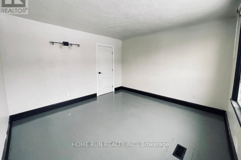 29018998/378-enfield-avenue/vanier/ottawa/ontario/K1L7L3_10