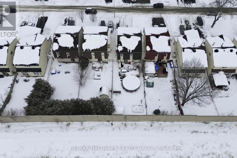 29416522/1091-burgundy-lane/convent-glen/ottawa/ontario/K1C2M9_34