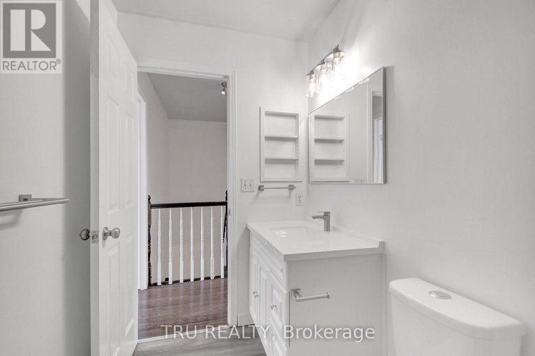 28416739/133-kinross-private/morgans-grantsouth-march/ottawa/ontario/K2K3P9_27