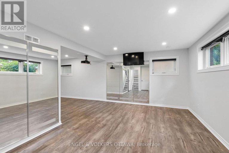 28857390/1841-lorraine-avenue/urbandale-acres/ottawa/ontario/K1H6Z7_25
