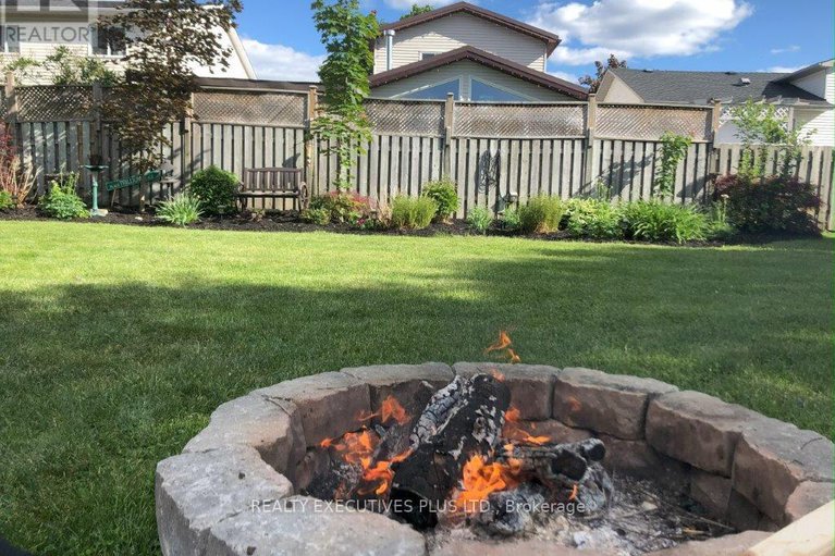 29406183/1110-trillium-place/town-of-rockland/clarence-rockland/ontario/K4K1T1_40