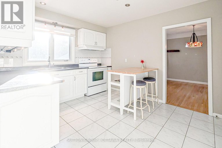 28861066/866-claude-street/castle-heightsrideau-high/ottawa/ontario/K1K2S6_10